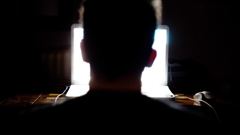 Meterse dentro de una bolsa de basura para cumplir el 'reto de la aspiradora' se viraliza en la Red (VIDEOS)