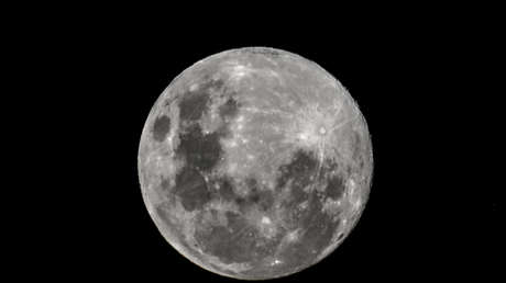 Científicos calculan que el meteorito que se estrelló contra la Luna viajaba a 61.000 kilómetros por hora