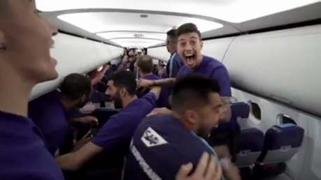 VIDEOS: Los jugadores del Zenit se enteran en pleno vuelo de que son campeones de Rusia (y cantan reguetón)