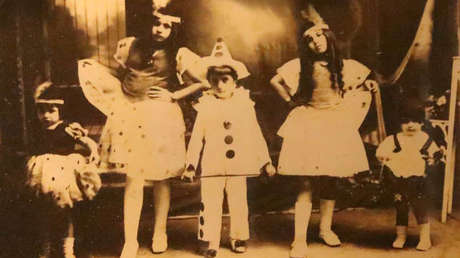 De vivir en la pobreza a ser la 'abanderada de los humildes': La infancia de Eva Perón a 100 años de su nacimiento