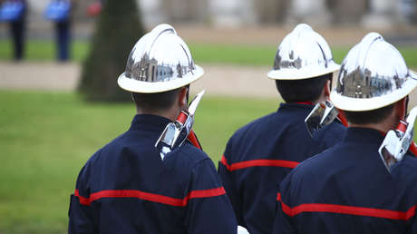 Seis bomberos de París son acusados de violar a una turista de 20 años