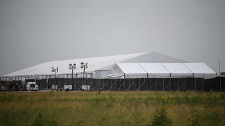 EE.UU. abre nuevas instalaciones temporales ante el auge del flujo de migrantes desde México 
