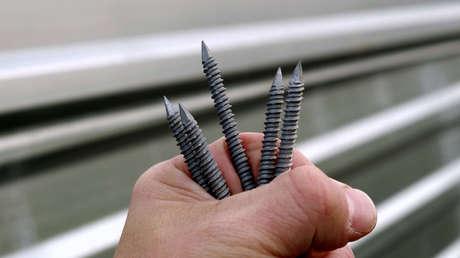 Un indio se traga 116 clavos y sobrevive