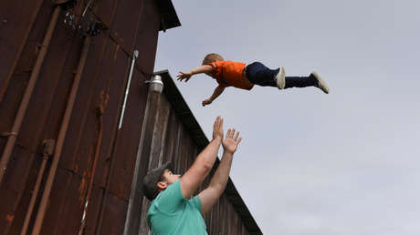 Los hombres que postergan la paternidad más allá de los 45 años ponen en riesgo la salud de sus futuros niños