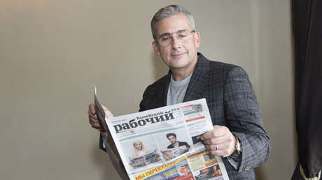 Estrellas de Hollywood 'promocionan' a sus colegas con un periódico ruso que ni los rusos conocen: ¿Por qué?