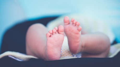 Pareja alemana vuelve a casa tras un parto y olvida al recién nacido en un taxi