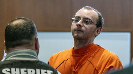 Condenan a dos cadenas perpetuas a un hombre de 21 años que secuestró a una menor y asesinó a sus padres