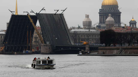 VIDEO: un windsurfista profesional muere en San Petersburgo tras chocar contra un barco hidroala