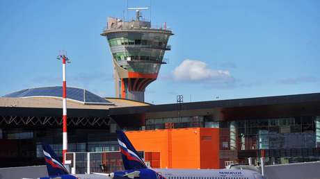 Aterrizaje de emergencia de un avión de pasajeros en Moscú