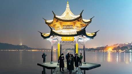 Bautizan en honor a un dios chino del agua al planeta enano más grande sin nombre