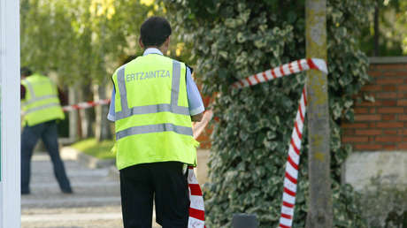 Un preso salva a una niña de 12 años que se iba a suicidar en España