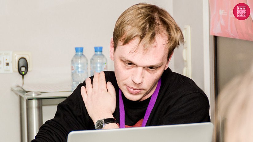 Detienen en Moscú a un reconocido periodista de investigación bajo la acusación de tráfico de drogas y cientos de personas salen en su defensa