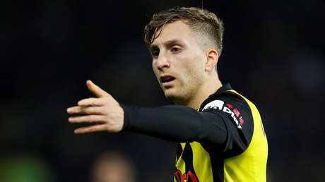 Lluvia de críticas al futbolista español Gerard Deulofeu por posar con leones "drogados" en cautiverio (FOTOS)