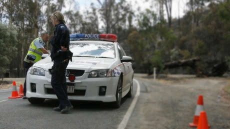 VIDEO: Un auto invade el carril contrario dando vueltas de campana y todo el mundo sale ileso 
