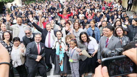 Niñas y niños elegirán libremente usar pantalón o falda para asistir a clases en Ciudad de México