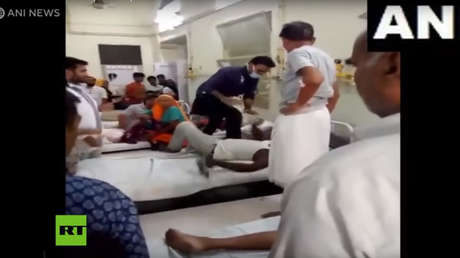 VIDEO: Un médico en la India es grabado golpeando sin piedad a un paciente