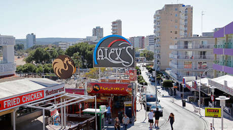 España: Muere un turista británico de 20 años al caer desde el balcón de un hotel en Mallorca
