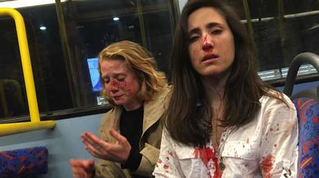 Desconocidos agreden brutalmente en un bus de Londres a una pareja de lesbianas que se negaron a besarse para su "deleite"