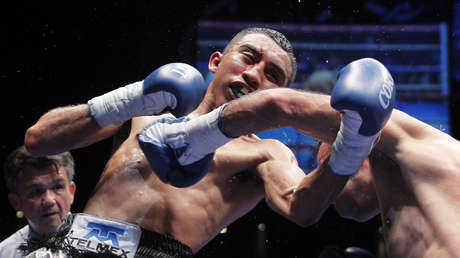 VIDEO: Un boxeador mexicano es reanimado en pleno cuadrilátero tras ser derrotado por nocaut
