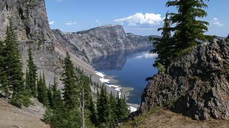 EE.UU.: Un hombre sobrevive tras caer 250 metros en la caldera de un volcán inactivo