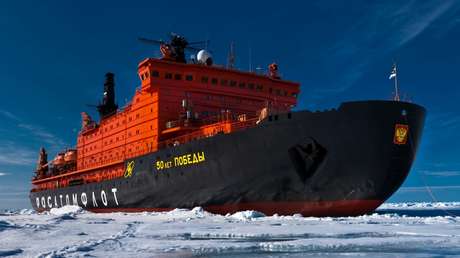 VIDEO: Dron captura impresionantes imágenes de rompehielos rusos en acción en un vasto desierto de hielo