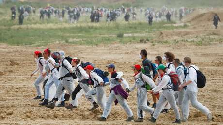 VIDEO: Cientos de activistas rompen un cordón policial e invaden una mina de carbón en Alemania