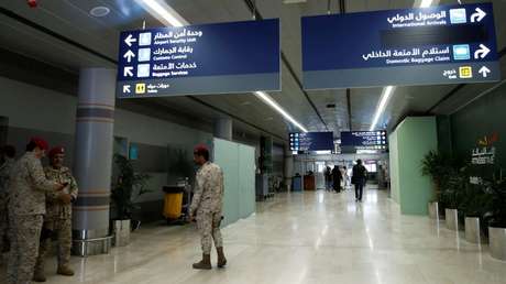 Al menos un muerto y varios heridos tras un ataque de drones contra un aeropuerto en Arabia Saudita