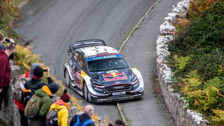 México: Un auto fuera de control embiste al público durante una carrera y deja dos muertos y heridos (VIDEO)