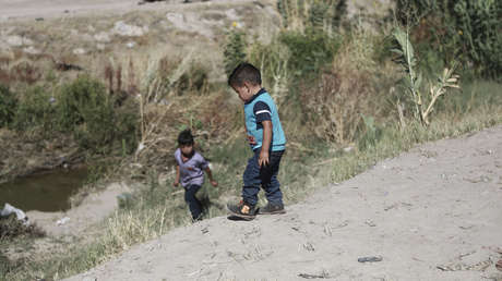 Autoridades en Texas hallan muertos a una mujer, un niño y dos bebés cerca de la frontera con México
