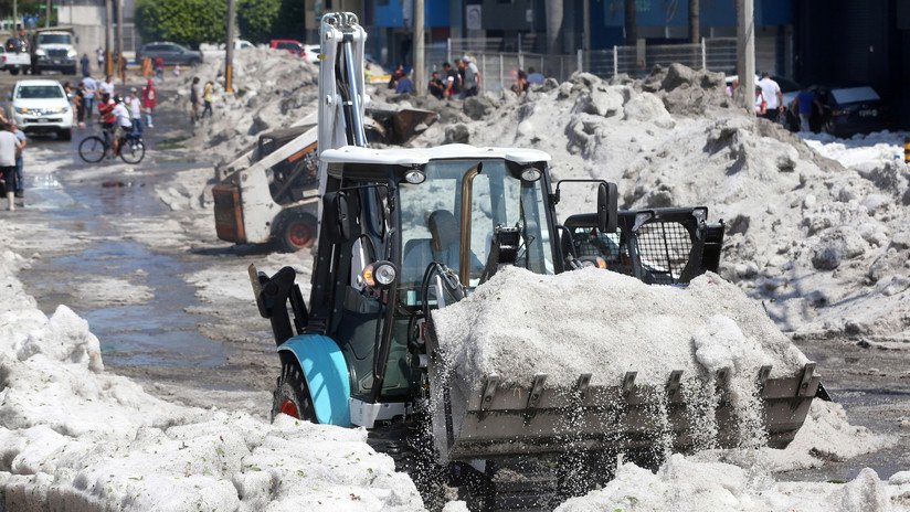 México: Guadalajara se convierte en la 'Antártida' debido a una fuerte granizada