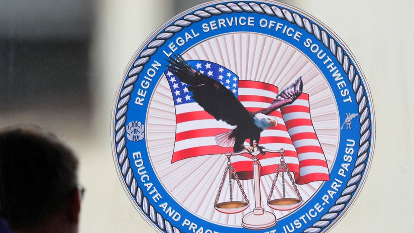 Acusaciones de crímenes de guerra contra un oficial de los Navy SEAL se formularon a partir de un chat de WhatsApp