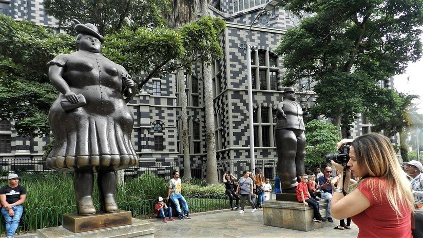 El museo a cielo abierto en Colombia donde todos quieren tomarse una selfie con los  'gordos' de Botero