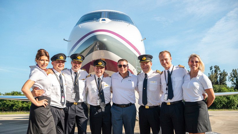 Equipo de aviadores rompe récord mundial al realizar la circunnavegación del globo más rápida