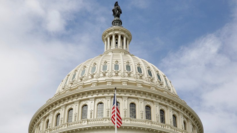 Washington introduce sanciones contra una compañía china por transportar crudo iraní