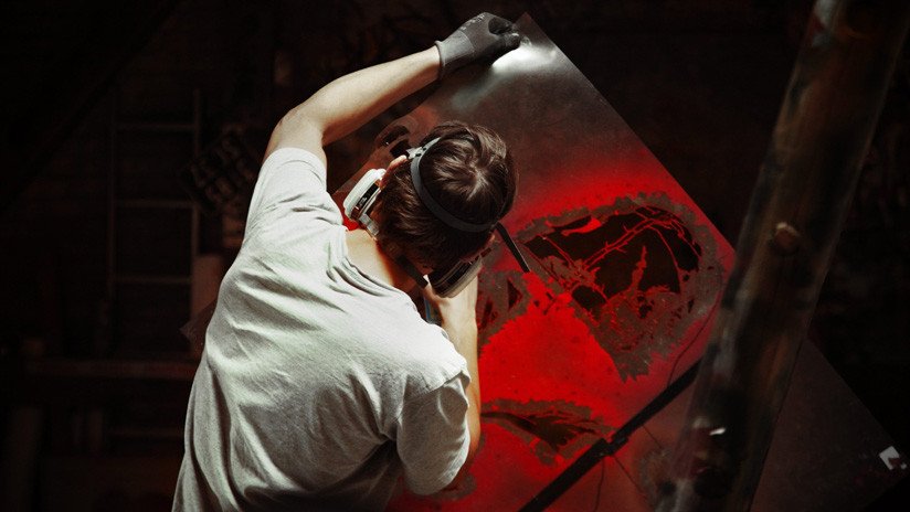 VIDEO: Un genio del montaje 'escapa' de un guardia con ayuda de su propio grafiti