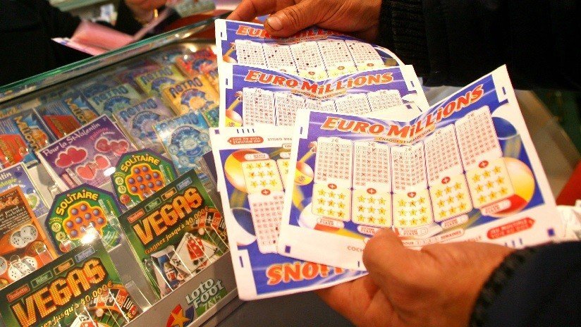 Gana 163 millones de euros en una lotería y pierde el billete, pero consigue el premio años después