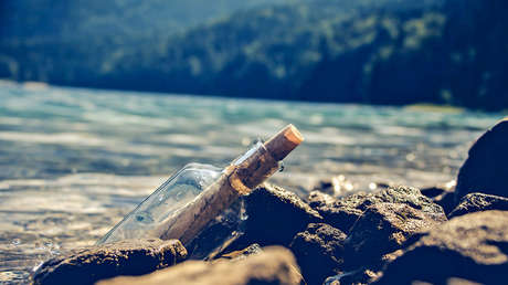 FOTOS: Hallan en un río de Moscú un mensaje en una botella lanzada al mar por una niña en España