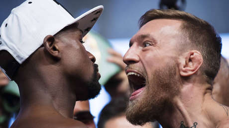 VIDEO: Conor McGregor saca el tapón de una botella con una patada giratoria y desafía al exboxeador Floyd Mayweather