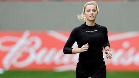 "Me sentí una basura": La árbitra brasileña Fernanda Colombo denuncia la repugnante oferta que ha recibido para trabajar