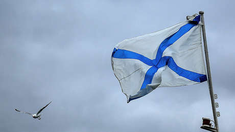 Putin: Siete capitanes de primer rango y dos héroes de Rusia figuran entre los 14 fallecidos en el incendio del sumergible