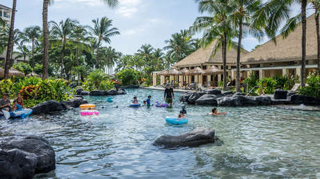 Alertan sobre un peligroso parásito resistente al cloro que puede sobrevivir durante días en las piscinas
