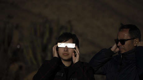 "Quedó tatuado en mis ojos": una joven chilena cuenta cómo un eclipse solar le quemó las retinas (VIDEO)
