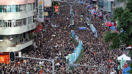 Embajador chino al Reino Unido: "Manos fuera de Hong Kong"