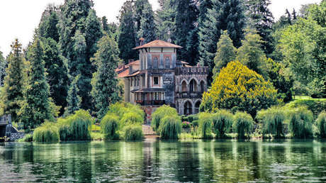 FOTOS, VIDEO: Siete amigas chinas acuerdan que se jubilarán y morirán juntas y construyen la casa de sus sueños