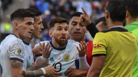 "No tenemos que ser parte de esta corrupción": Messi estalla contra la Conmebol tras ser expulsado en el partido ante Chile (VIDEO)