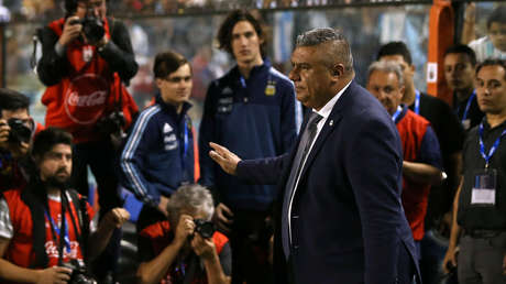 Presidente de la AFA: "No quiero hablar, porque por hablar te dan dos años, pero haremos cualquier cosa para defender a esta selección"