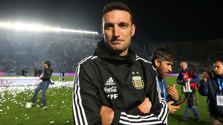 Técnico de Argentina: "No entiendo qué hizo Messi para estar expulsado y eso te hace sospechar"