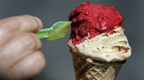 VIDEO: Detienen a un imitador de la joven que lamió un helado y lo devolvió al congelador de un supermercado