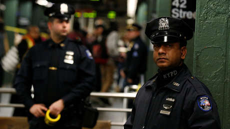 VIDEO: Una mujer apuñala mortalmente a otra durante una brutal pelea en el metro de Nueva York