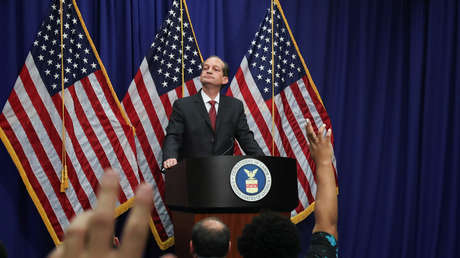 Renuncia el único latino del gabinete de Trump, en medio del caso de tráfico sexual de Jeffrey Epstein